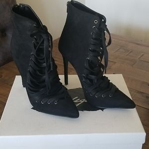 Priviledge tie up bootie